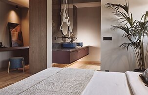 Cama Luxury Suites Glyfada