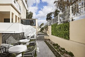 Cama Luxury Suites Glyfada