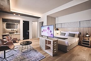 Cama Luxury Suites Glyfada