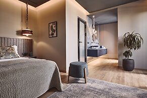 Cama Luxury Suites Glyfada