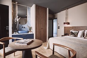 Cama Luxury Suites Glyfada