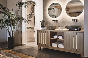 Cama Luxury Suites Glyfada
