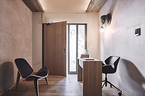 Cama Luxury Suites Glyfada