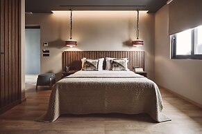 Cama Luxury Suites Glyfada