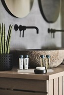 Cama Luxury Suites Glyfada