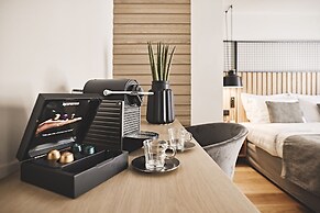 Cama Luxury Suites Glyfada