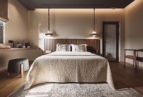 Cama Luxury Suites Glyfada