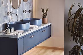 Cama Luxury Suites Glyfada