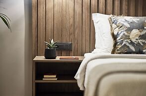 Cama Luxury Suites Glyfada