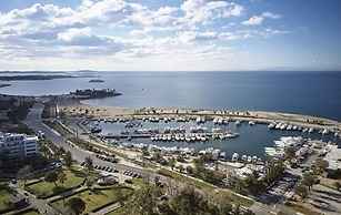 Cama Luxury Suites Glyfada