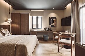 Cama Luxury Suites Glyfada