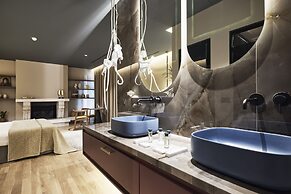Cama Luxury Suites Glyfada