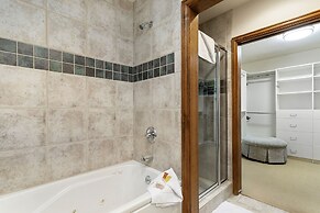 320 Chapel Square 2 Bedroom Condo by RedAwning