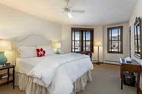 320 Chapel Square 2 Bedroom Condo by RedAwning