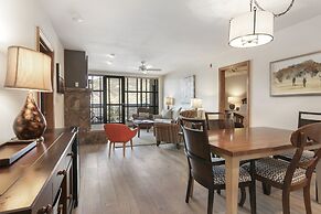 320 Chapel Square 2 Bedroom Condo by RedAwning