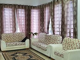 OYO Home 90496 Delima Homestay