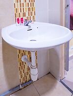 OYO 90486 Station Hotel