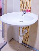 OYO 90486 Station Hotel