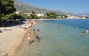 Apt Sara - Classy 100 m2 w Balcony, 2 min to Beach