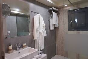 Theo & Ms Apt - 2 Beds - Garden - Parking - Wifi