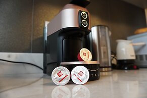 Theo & Ms Apt - 2 Beds - Garden - Parking - Wifi