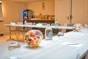 Hotel Yac Paris Clichy, A Member Of Radisson Individuals