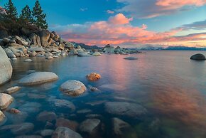 Pino Point Steps to Tahoe Beaches