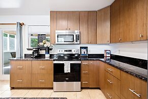 Screened-in Porch Walkable to Soco