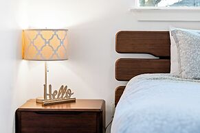 Screened-in Porch Walkable to Soco