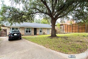 Screened-in Porch Walkable to Soco