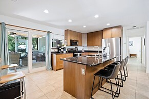 Screened-in Porch Walkable to Soco