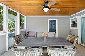 Screened-in Porch Walkable to Soco