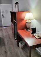 Rancho San Diego Inn & Suites