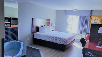 Rancho San Diego Inn & Suites