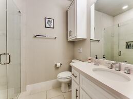 Cozysuites Uptown 3BR King Beds Skyline View