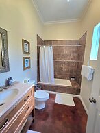 Blue Paloma Bed & Breakfast