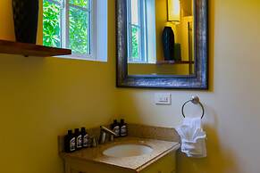 Blue Paloma Bed & Breakfast