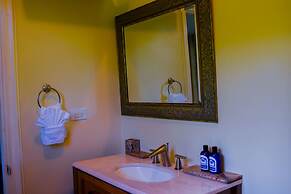 Blue Paloma Bed & Breakfast