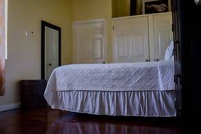 Blue Paloma Bed & Breakfast