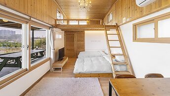 Sokcho Donbangseock Pension