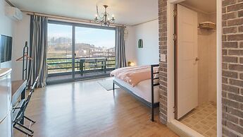 Sokcho Donbangseock Pension