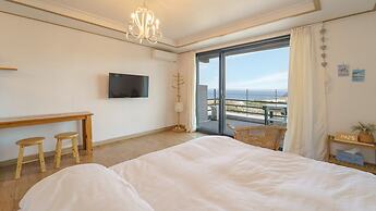 Sokcho Donbangseock Pension