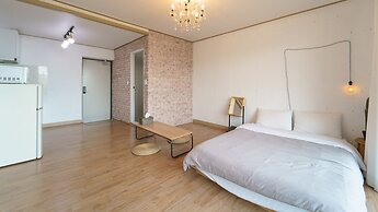 Sokcho Donbangseock Pension