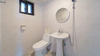 Sokcho Donbangseock Pension