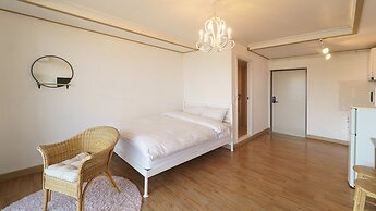 Sokcho Donbangseock Pension