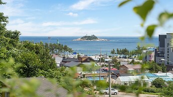 Sokcho Donbangseock Pension