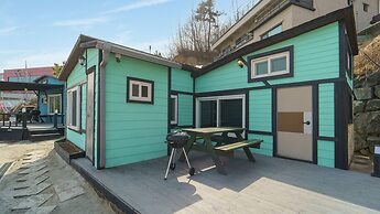 Sokcho Donbangseock Pension