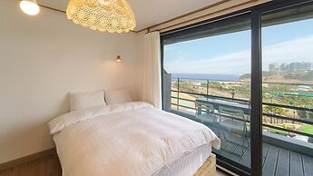 Sokcho Donbangseock Pension