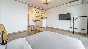 Sokcho Donbangseock Pension