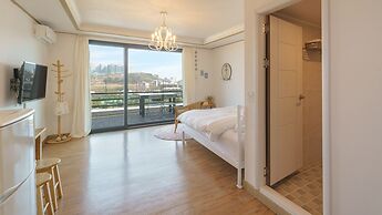 Sokcho Donbangseock Pension